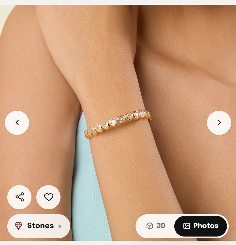 Photos mode showing the cuff on the wrist